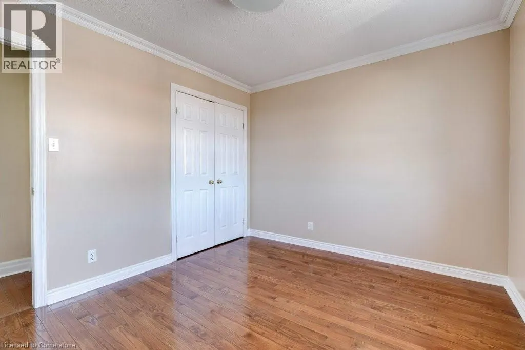 27 PINEWOODS Drive