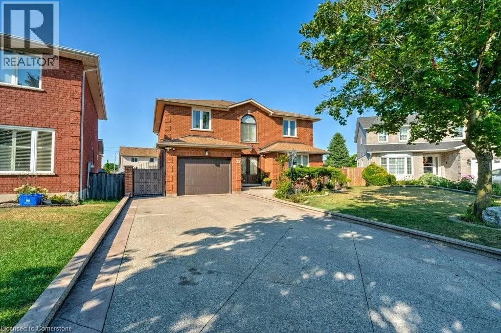 27 PINEWOODS Drive
