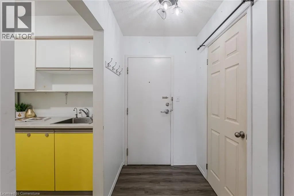 60 DONLY Drive S Unit# 210, #210