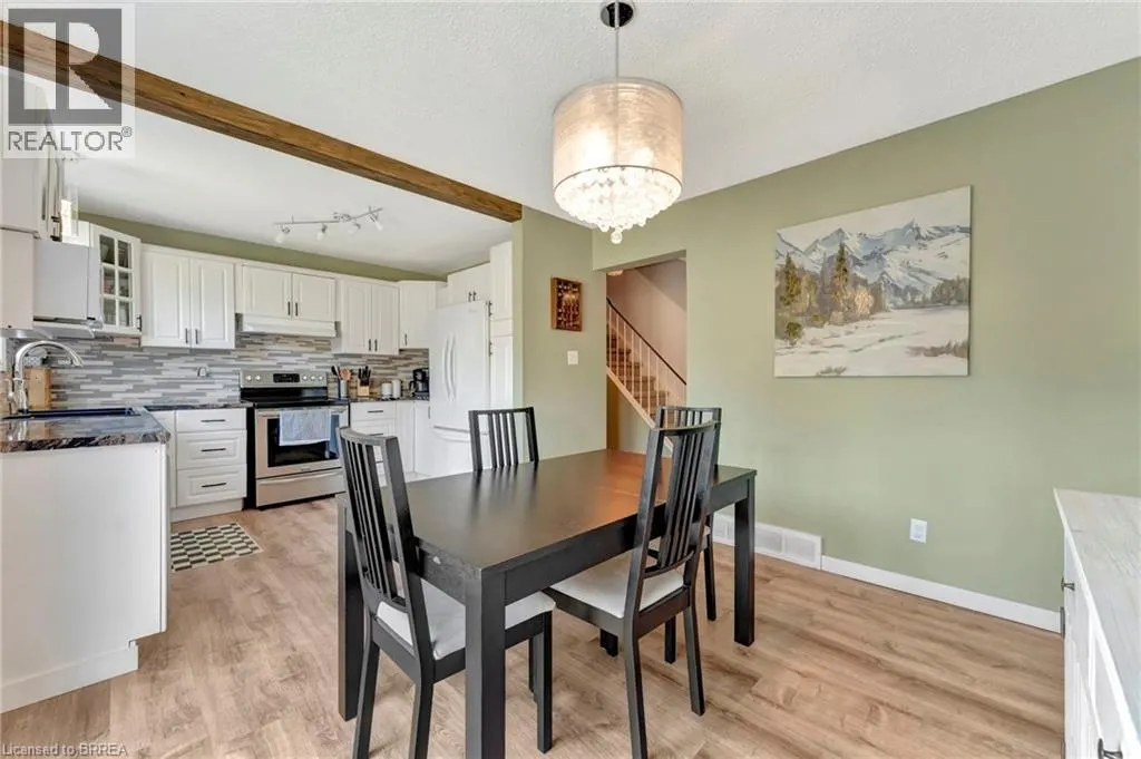 27 WHITE OWL Crescent