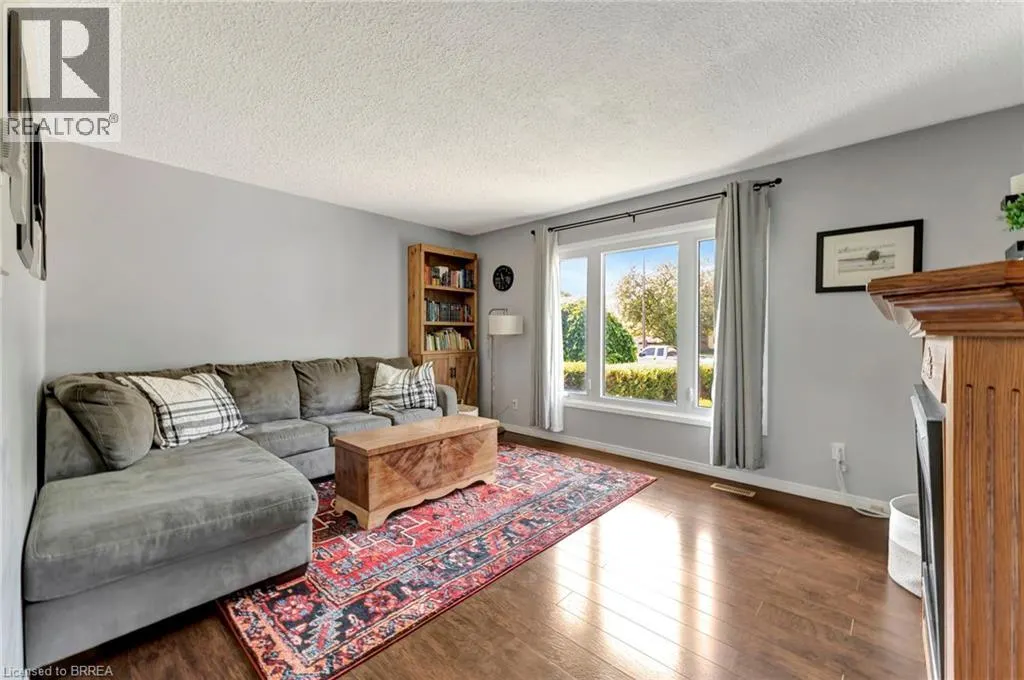 27 WHITE OWL Crescent