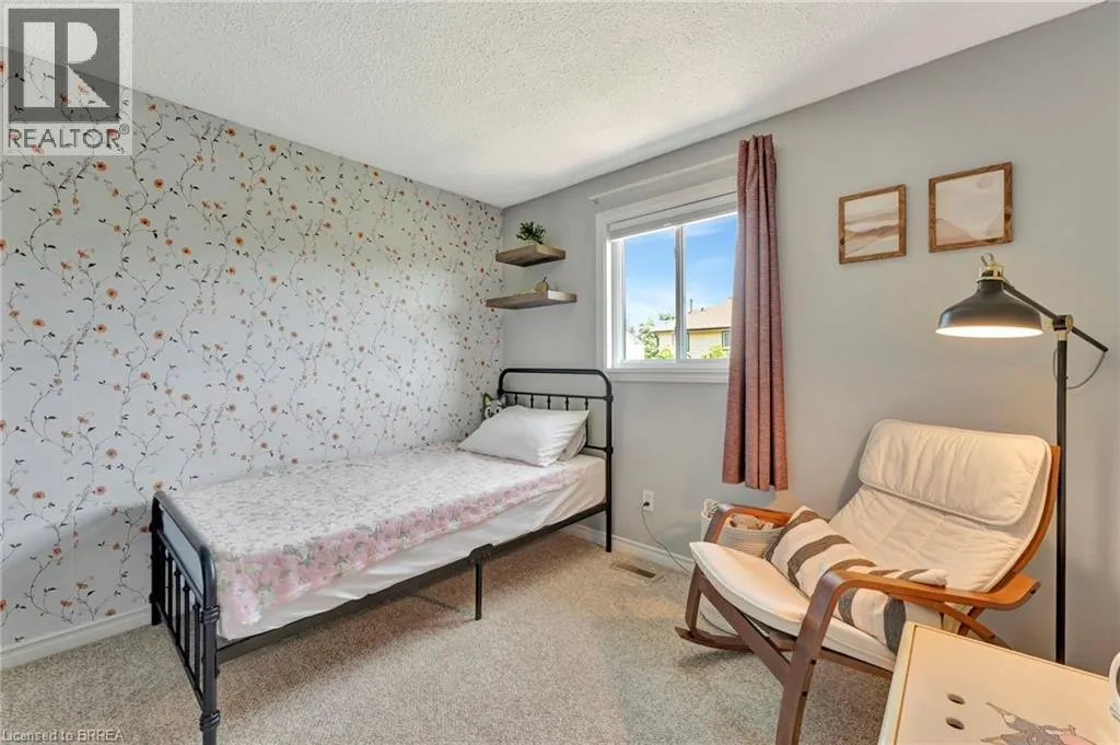 27 WHITE OWL Crescent