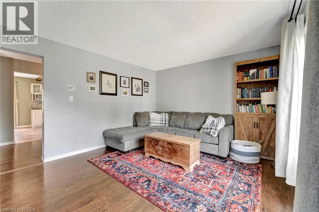 27 WHITE OWL Crescent