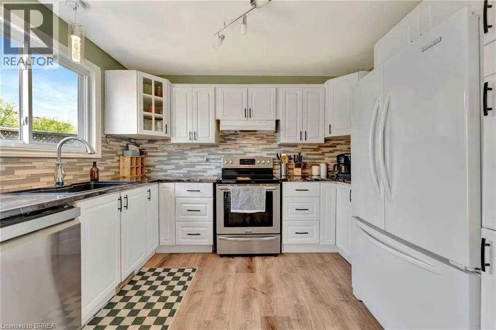 27 WHITE OWL Crescent