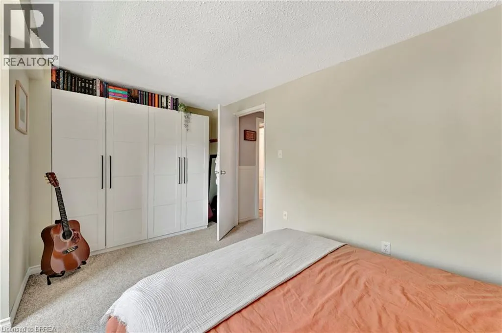 27 WHITE OWL Crescent