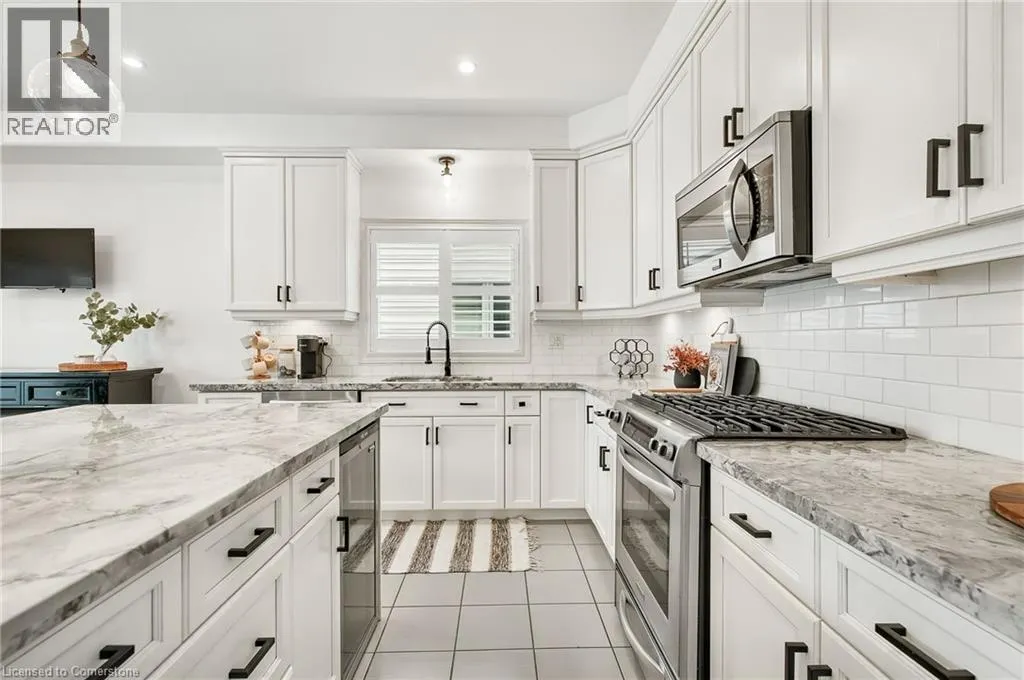 4884 ALLAN Court