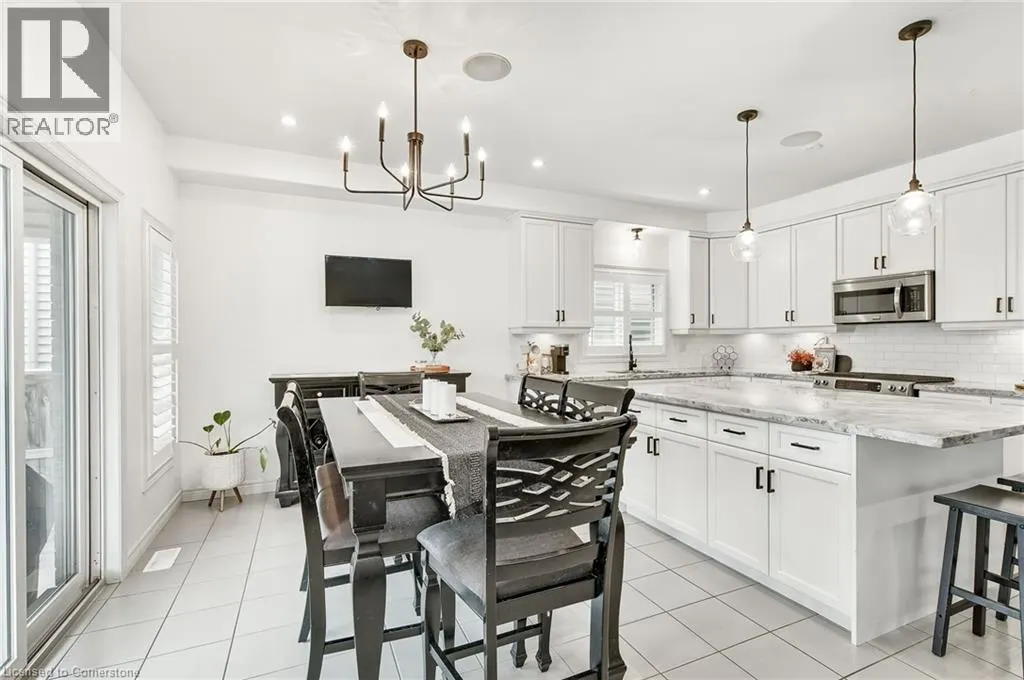 4884 ALLAN Court