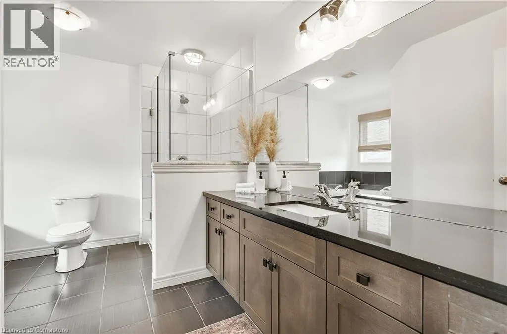 4884 ALLAN Court