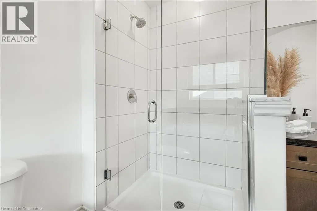 4884 ALLAN Court