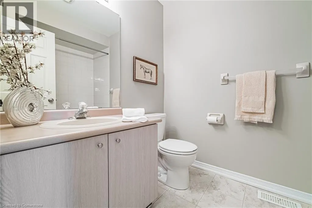 819 UPPER PARADISE Road Unit# 11, #11