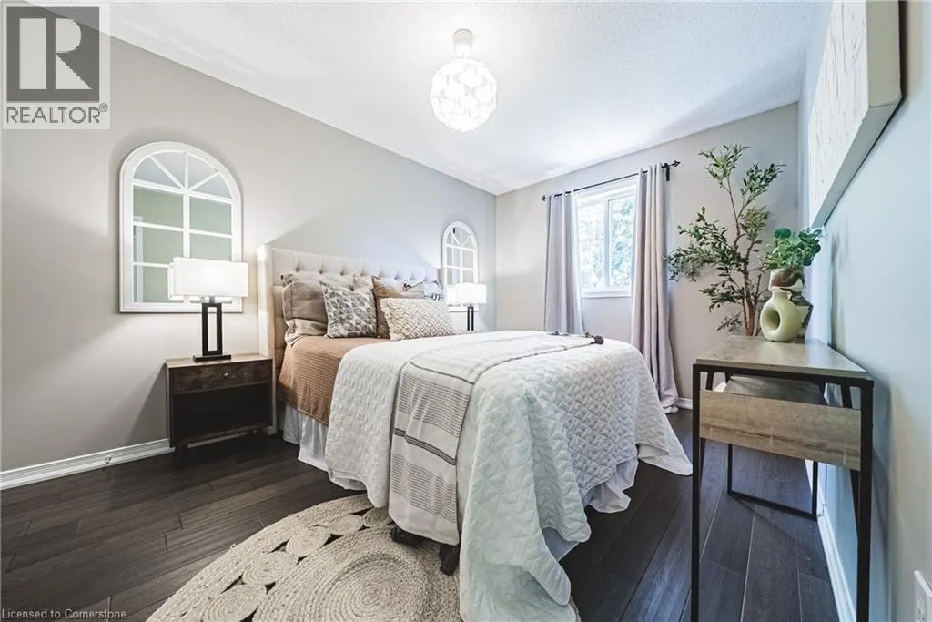 819 UPPER PARADISE Road Unit# 11, #11