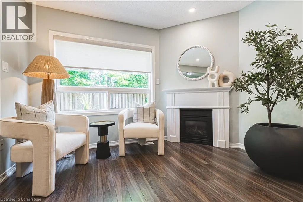 819 UPPER PARADISE Road Unit# 11, #11