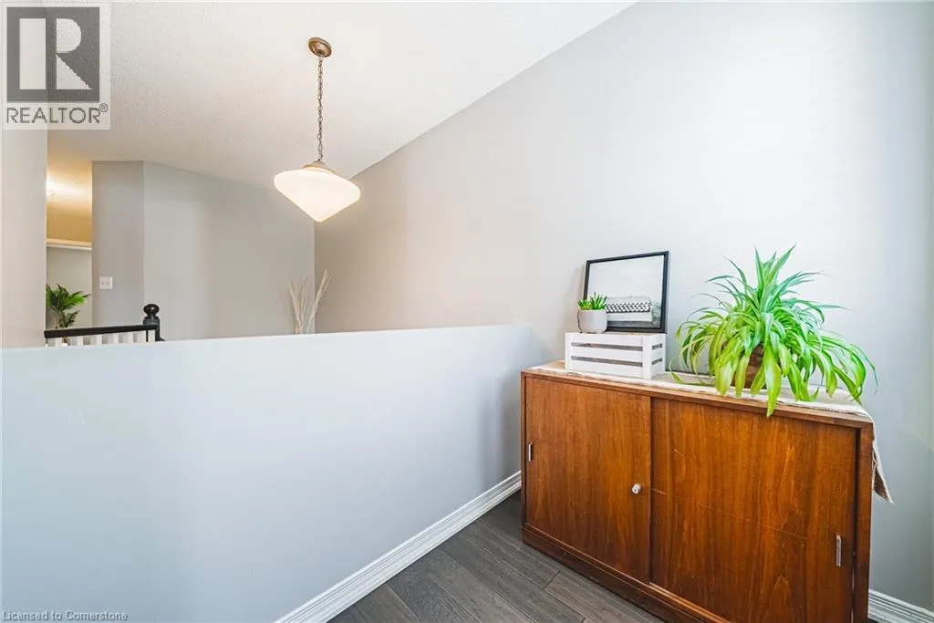 819 UPPER PARADISE Road Unit# 11, #11