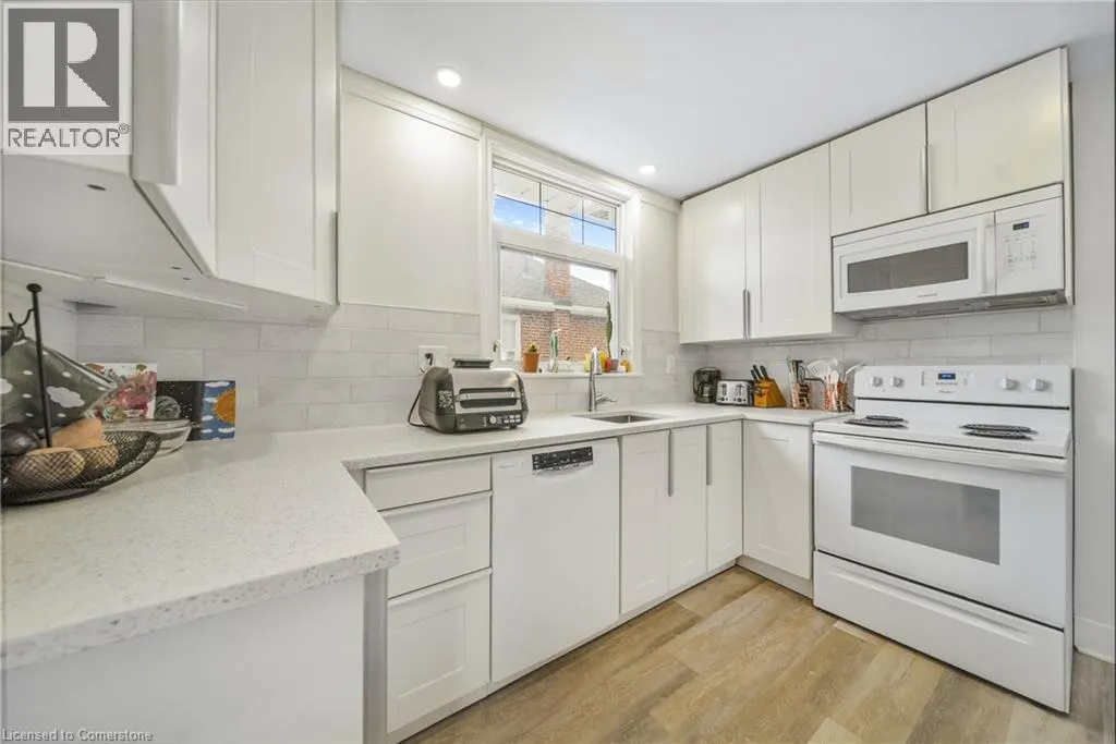 146 GLENCARRY Avenue Unit# Upper, #Upper