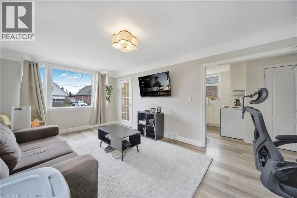 146 GLENCARRY Avenue Unit# Upper, #Upper