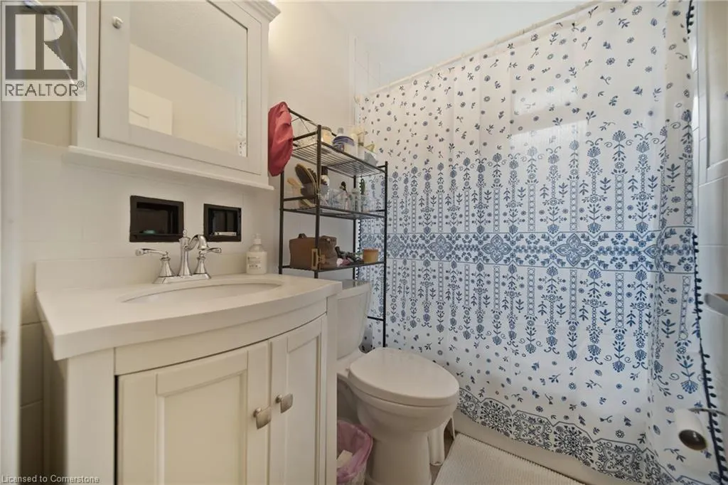 146 GLENCARRY Avenue Unit# Upper, #Upper