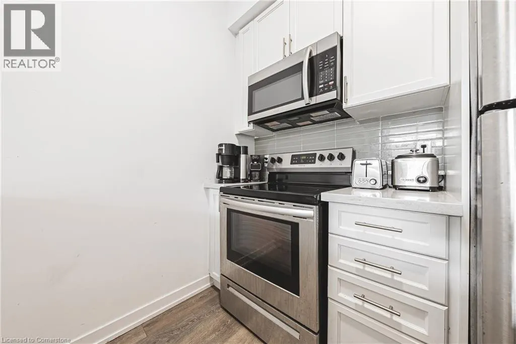81 ROBINSON Street Unit# 302, #302