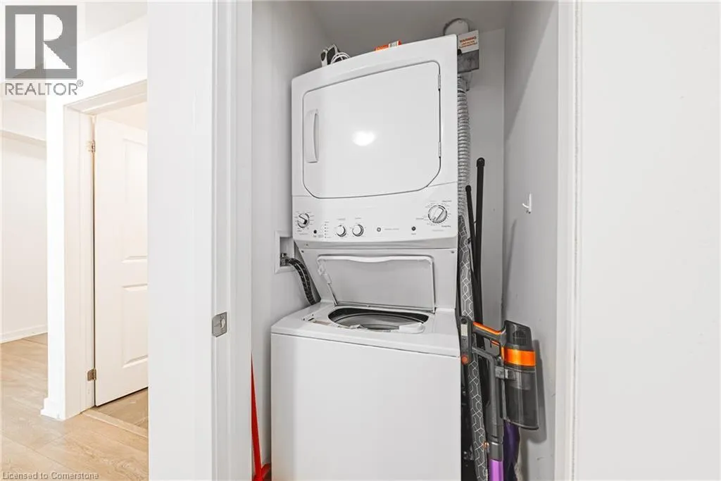 81 ROBINSON Street Unit# 302, #302