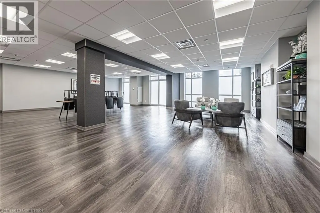 81 ROBINSON Street Unit# 302, #302