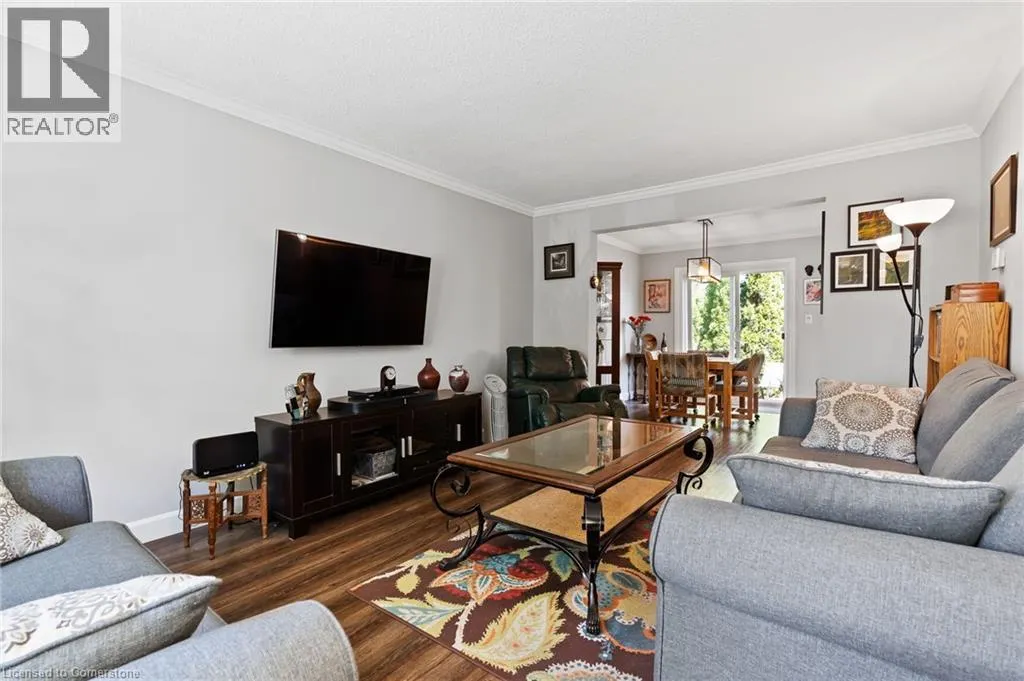 8117 LYNHURST Drive
