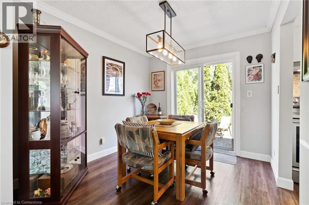 8117 LYNHURST Drive