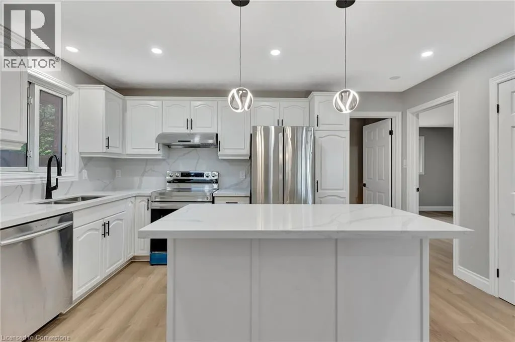 126 HIGHLAND Road W