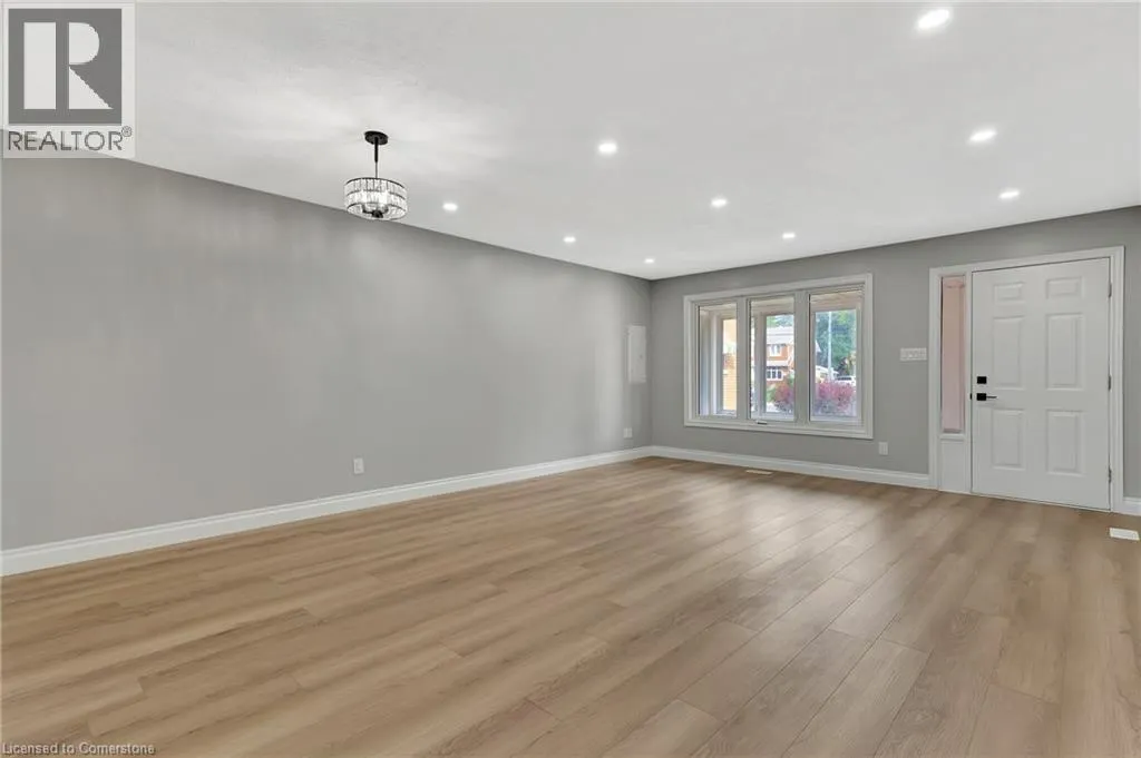126 HIGHLAND Road W