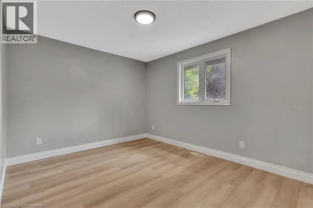 126 HIGHLAND Road W