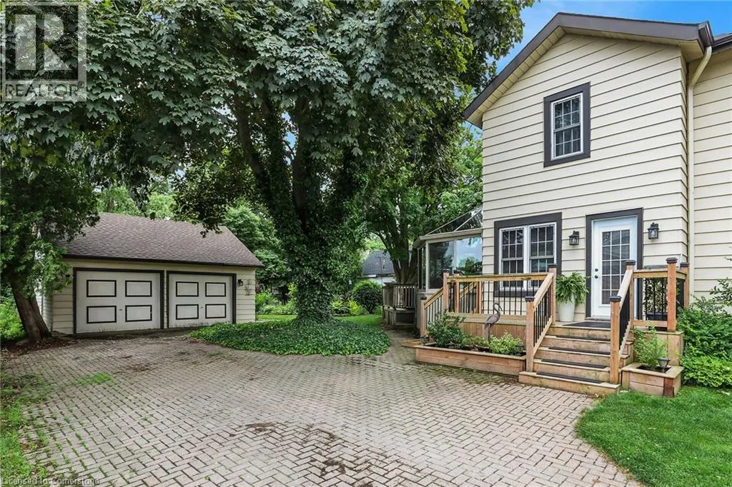 10 MAPLE Avenue