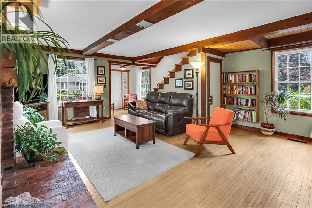 10 MAPLE Avenue