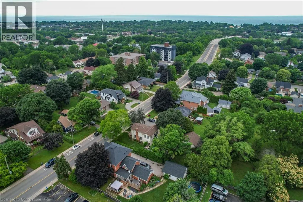 10 MAPLE Avenue
