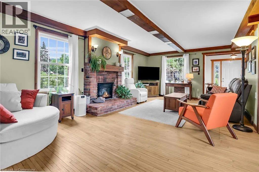 10 MAPLE Avenue