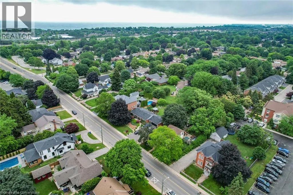 10 MAPLE Avenue