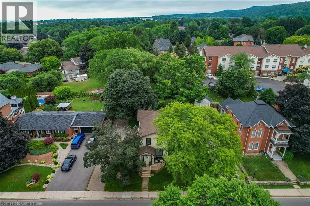 10 MAPLE Avenue