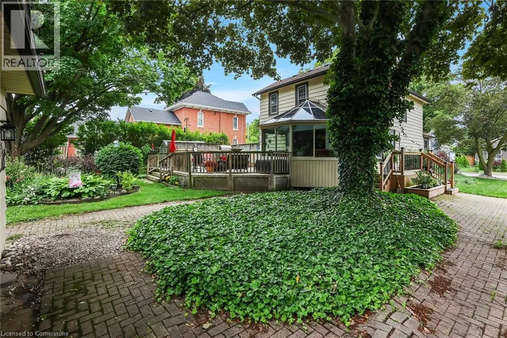 10 MAPLE Avenue