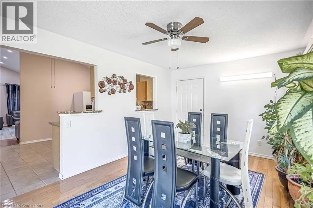 375 SILVERBIRCH Boulevard