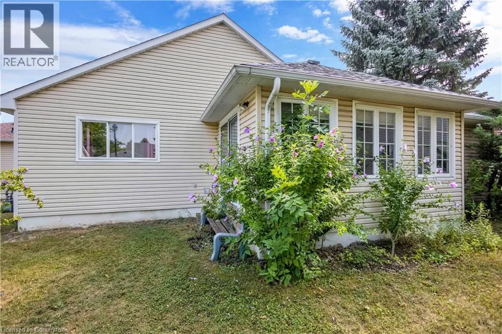 375 SILVERBIRCH Boulevard