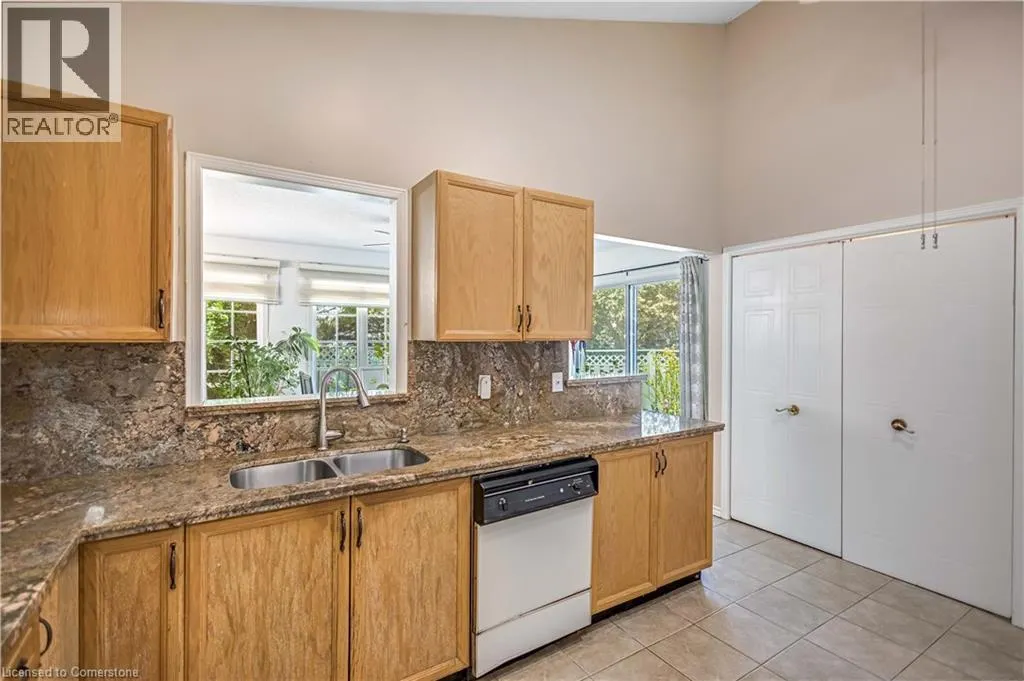 375 SILVERBIRCH Boulevard