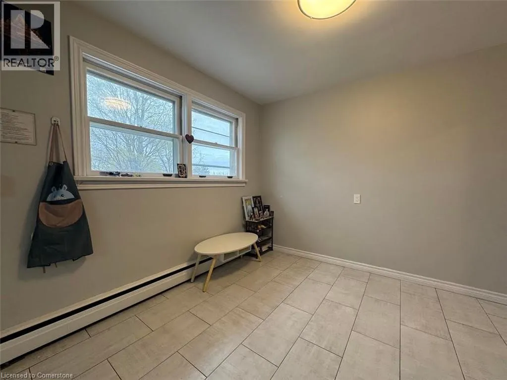 274 OTTAWA Street S Unit# F, #F