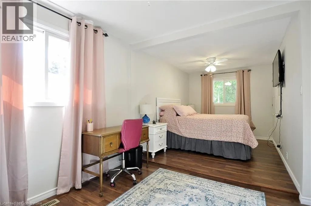 44 MARK Crescent