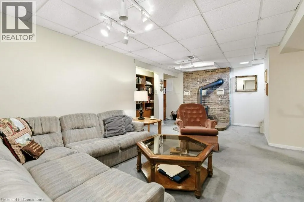 207 BROKER Drive