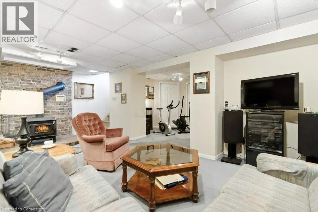 207 BROKER Drive