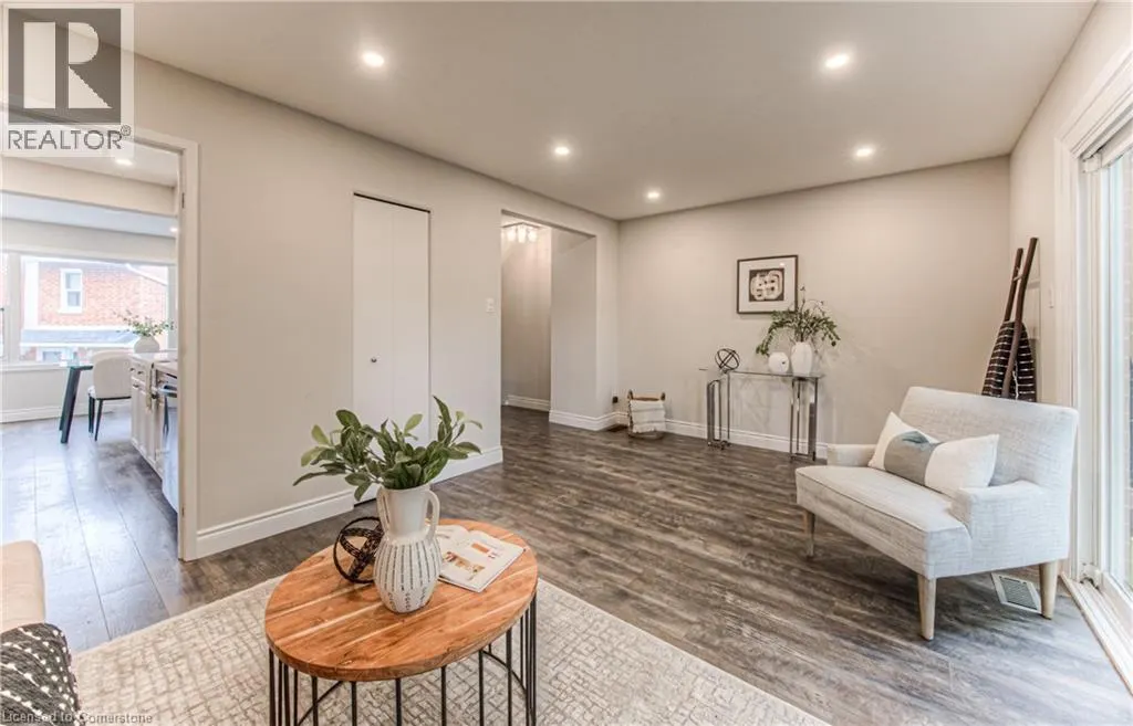 425 KEATS Way Unit# 4, #4