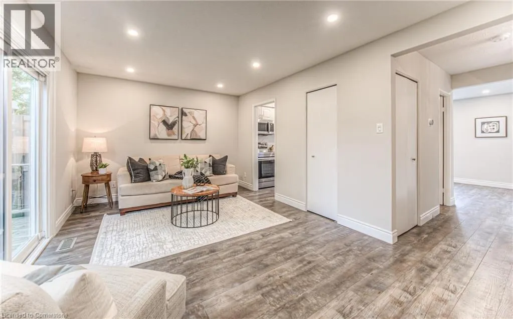 425 KEATS Way Unit# 4, #4