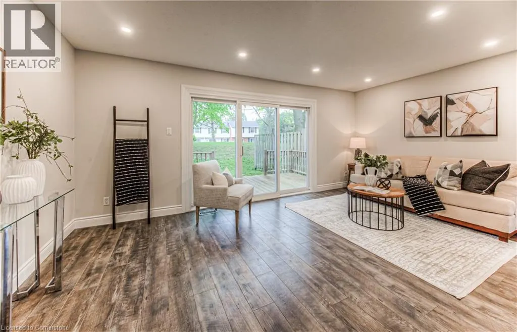 425 KEATS Way Unit# 4, #4
