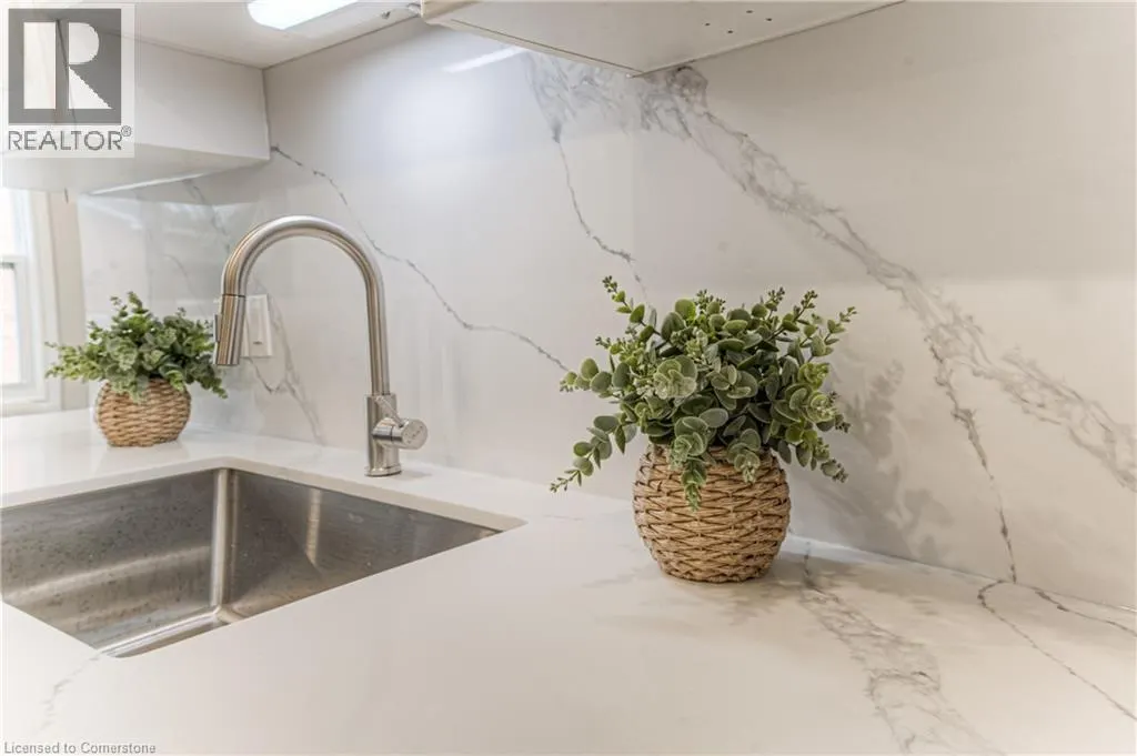 425 KEATS Way Unit# 4, #4