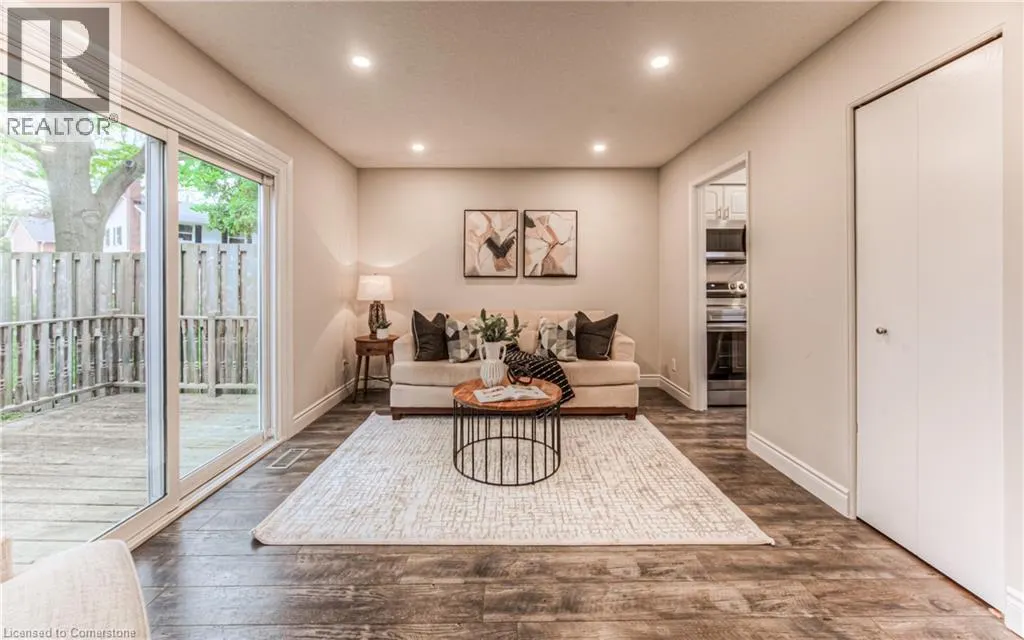 425 KEATS Way Unit# 4, #4