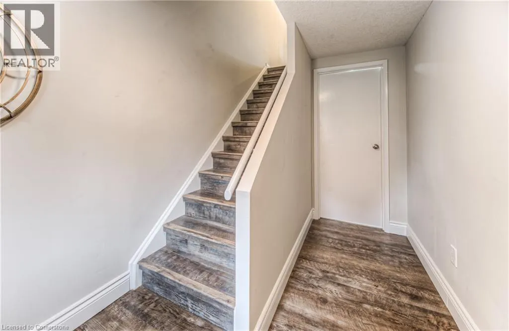 425 KEATS Way Unit# 4, #4
