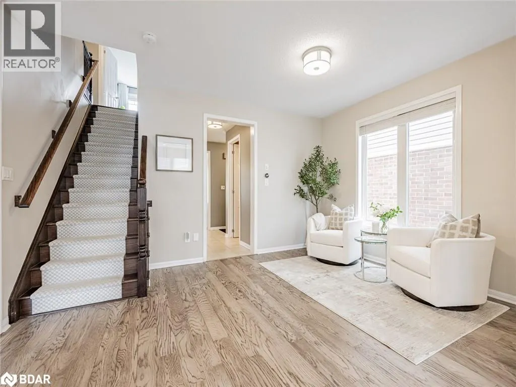 439 ZUEST Crescent