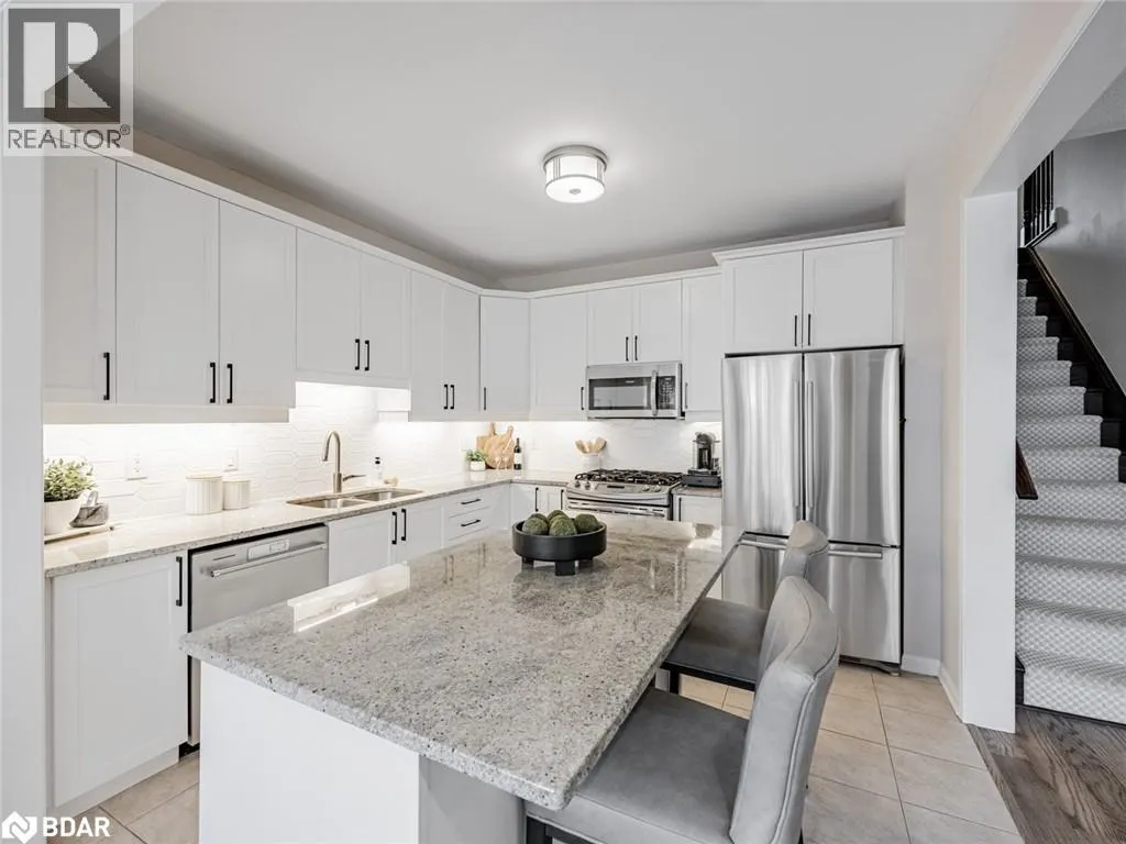 439 ZUEST Crescent